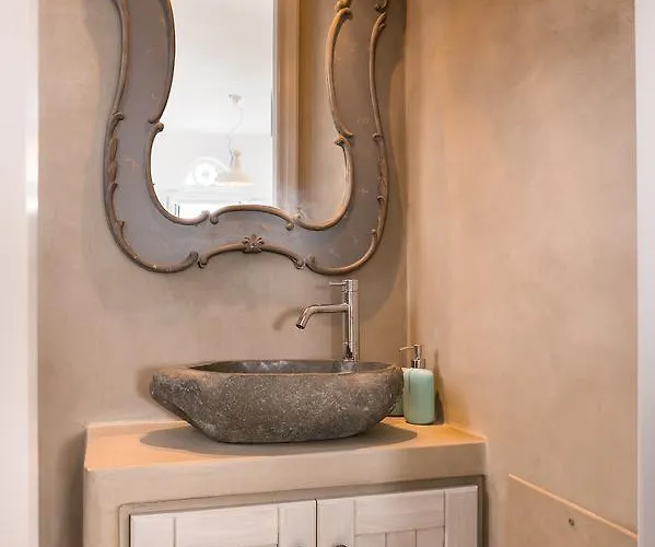 Villa Imarkellis Tinos Boutique *