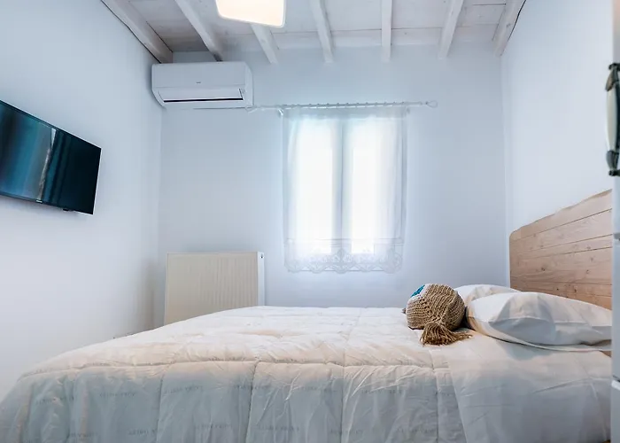 Imarkellis Tinos Boutique * Panormos (Tinos)