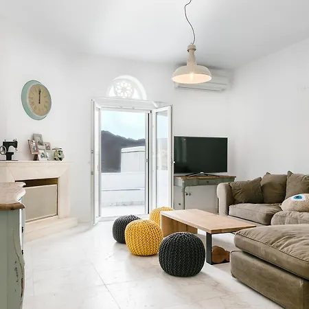 Imarkellis Tinos Boutique * Pánormos