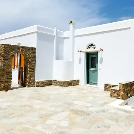 Imarkellis Tinos Boutique * Pánormos