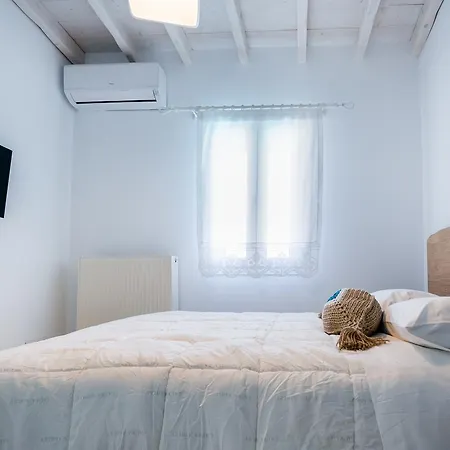 Imarkellis Tinos Boutique * Pánormos